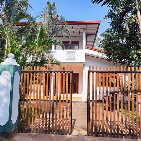 Sithu Guesthouse Bentota Dış mekan fotoğraf